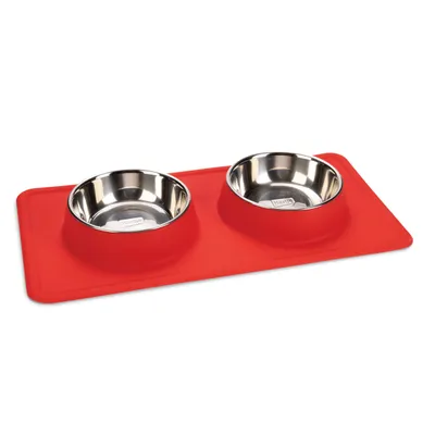 Deux gamelles en métal sur support rouge, marque Hunter visible au fond de chaque bol. Support rectangulaire antidérapant.