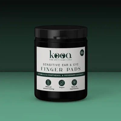 kooa Sensitive Ear & Eye Finger Pads, 50 st. Med vitamin E, panthenol och rosmarinextrakt. Utan djurförsök, vegansk, naturliga ingredienser.
