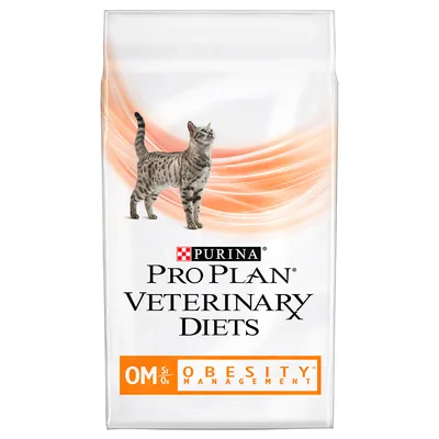Purina Pro Plan Veterinary Diets OM St/Ox Obesity Management -kissanruokapakkaus, näkyvissä harmaa kissa ja tuotteen nimi pakkauksessa. Purina Pro Plan Veterinary Diets OM St/Ox Obesity Management -kissanruokapakkaus, näkyvissä harmaa kissa ja tuotteen nimi pakkauksessa.
