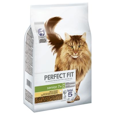 Sac de croquettes Perfect Fit senior 7+ pour chat, Rich in Chicken, mention total 5, image d’un chat à poils longs sur l’emballage. Texte en anglais visible.