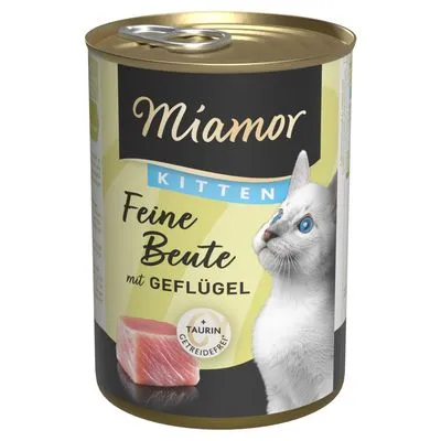Miamor Kitten Feine Beute mit Geflügel, afbeelding van een witte kitten, stuk vlees en tekst: + Taurin, getreidefrei.