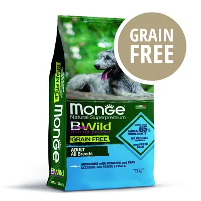 Monge Natural Superpremium BWild Grain Free, adult all breeds, acciughe con patate e piselli, più del 65% ingredienti animali, senza cereali, sacco da 12 kg. Testo in inglese e italiano.