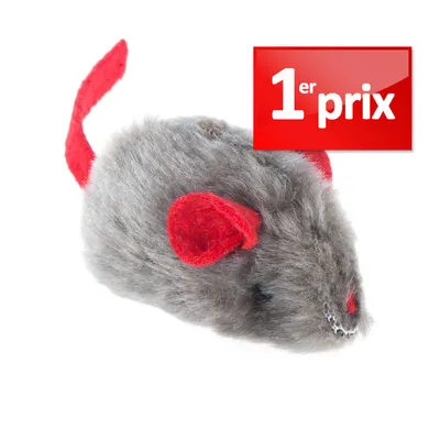 Souris en peluche grise avec oreilles et queue rouges, étiquette rouge visible indiquant « 1er prix »