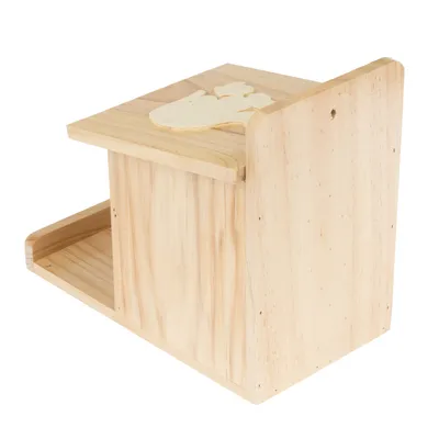 Holzhaus aus hellem Naturholz mit einer dekorativen Krone auf der Oberseite. Geeignet als Unterschlupf oder Zubehör für Kleintiere.