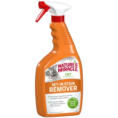 Spray Nature's Miracle Oxy Formula Set-In Stain Remover, etichetta con immagine di gatto e testo in inglese: per tappeti, pavimenti, mobili, tessuti. Safe for pets & home. Spray Nature's Miracle Oxy Formula Set-In Stain Remover, etichetta con immagine di gatto e testo in inglese: per tappeti, pavimenti, mobili, tessuti. Safe for pets & home.
