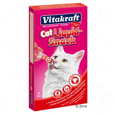Vitakraft Cat Liquid-Snack, опаковка с 6 броя. Изображение на бяла котка, която ближе течен снак от тубичка. Видим текст: Inulin promotes healthy intestinal flora.