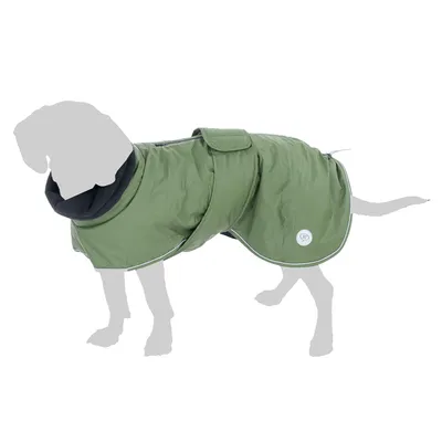 Manteau vert pour chien avec col noir, fermeture à scratch sur le dos, matière textile visible, logo rond blanc sur le côté. Chien gris en silhouette portant le manteau.