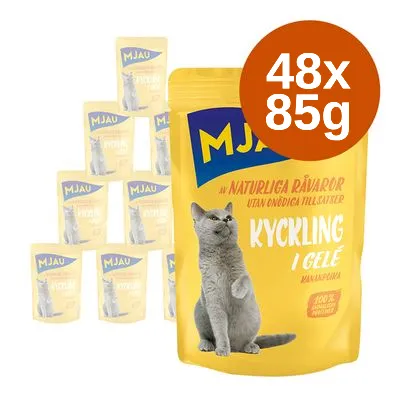 Mjau Kyckling i gelé, 48 x 85 g portionspåsar. Text: av naturliga råvaror utan onödiga tillsatser, 100 % animaliskt protein.