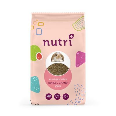Verpakking nutri konijnenvoer met afbeelding van een dwergkonijn, zichtbare tekst: 'alimento para roedores CONEJO ENANO Sticks', product zichtbaar door venster.