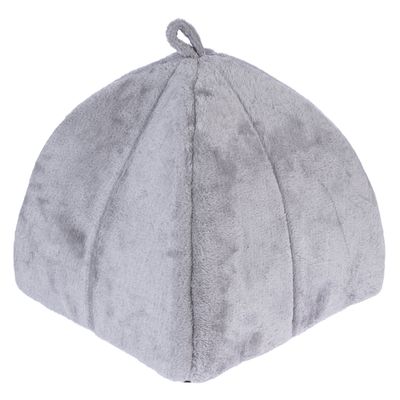 Grått, mjukt hus för husdjur med tygöverdrag och ögla upptill. Lämplig som tillflyktsort för smådjur.