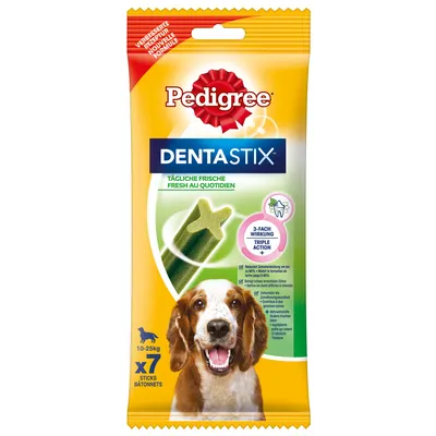 Pedigree DentaStix Fresh, 7 kpl, koirille 10–25 kg. Pakkaus näyttää vihreän hammastikun ja tekstin: 3-fach Wirkung Triple Action. Kuvassa myös koira.