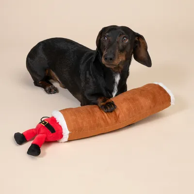 TIAKI hračka pro psy Santa v komíně - cca 48 x 11 x 8 cm