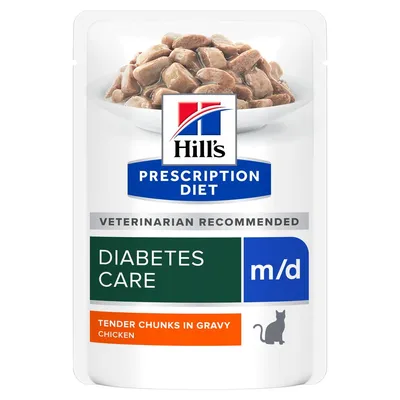 Hill's Prescription Diet Diabetes Care m/d macskaeledel, Tender Chunks in Gravy Chicken, állatorvos ajánlásával felirat látható a csomagoláson.