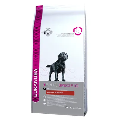 Vreća hrane za pse Eukanuba Breed Specific Labrador Retriever, 12 kg. Na pakiranju slika crnog labradora i tekst: 'Reduces tartar build-up', '41 Days'.
