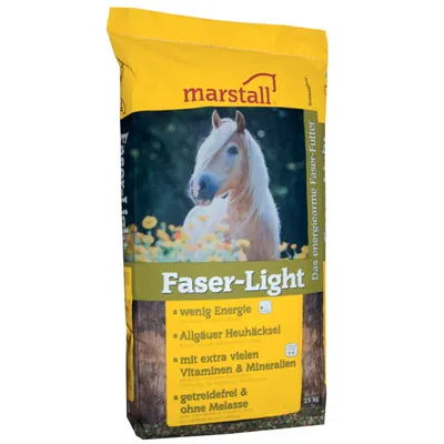 Sac de nourriture pour chevaux marstall Faser-Light 15 kg, texte en allemand : wenig Energie, Allgäuer Heuhäcksel, extra viele Vitamine & Mineralien, getreidefrei & ohne Melasse.