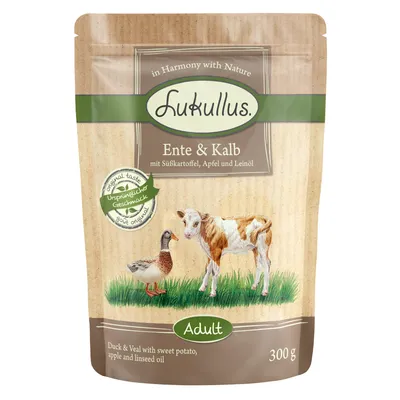 Lukullus Ente & Kalb, makea peruna, omena ja pellavaöljy. Adult. 300 g. Teksti englanniksi: Duck & Veal with sweet potato, apple and linseed oil.