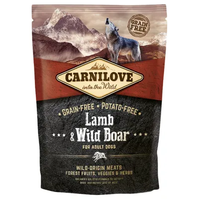 Carnilove into the Wild Lamb & Wild Boar for Adult Dogs - Grain-Free, Potato-Free. Pakkauksessa susi ja vuorimaisema. Teksti: Wild-origin meats, forest fruits, veggies & herbs.
