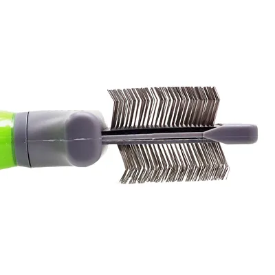 Doppelseitiger Entfilzungskamm mit Metallzinken und ergonomischem Griff, geeignet zur Entfernung von Verfilzungen und Unterwolle.