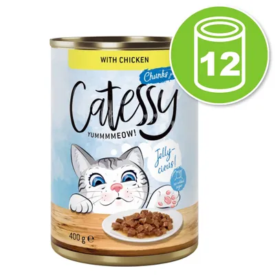 Boîte Catessy Chunks with Chicken 400 g, illustration de chat, mention Jellycious!, lot de 12 indiqué dans un cercle vert en haut à droite. Boîte Catessy Chunks with Chicken 400 g, illustration de chat, mention Jellycious!, lot de 12 indiqué dans un cercle vert en haut à droite.