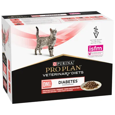 PURINA PRO PLAN VETERINARY DIETS DM ST/OX Diabetes Management, naudanpalat. ISFM-merkintä. Kissan märkäruokapakkaus, kannessa kuva kissasta ja annosruoasta.