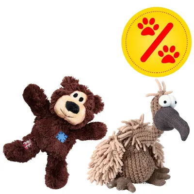 Zwei Plüschspielzeuge, ein brauner Bär und ein Vogel mit langem Schnabel. Gelbes Symbol mit roten Pfotenabdrücken und Schrägstrich oben rechts.