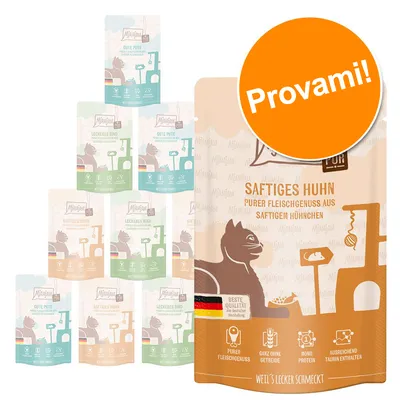 Confezioni di cibo per gatti MjAMjAM con vari gusti, inclusa una busta grande 'Saftiges Huhn'. Bollino arancione con testo: Provami! Confezioni di cibo per gatti MjAMjAM con vari gusti, inclusa una busta grande 'Saftiges Huhn'. Bollino arancione con testo: Provami!