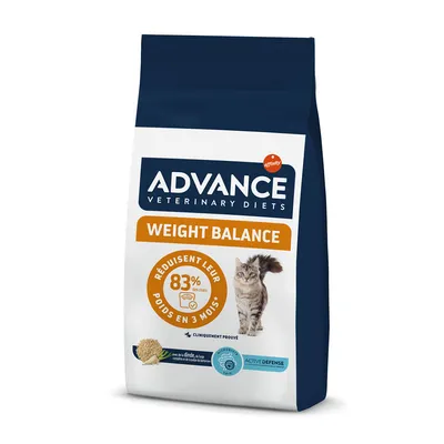 Advance Veterinary Diets Weight Balance pour chats, texte visible : 'Réduisent leur poids en 3 mois 83 % des chats', image d’un chat et croquettes sur l’emballage.