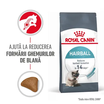 Pachet Royal Canin Hairball, text vizibil: „Ajută la reducerea formării ghemurilor de blană”, imagine crochetă și pisică. Pe ambalaj: „Reduces hairball formation in 14 days”.
