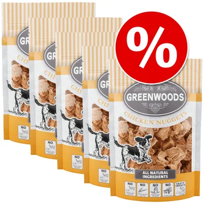 Flerpack Greenwoods Chicken Nuggets hundgodis, märkning: All Natural Ingredients, ingen nöt, vete, soja eller fläsk tillsatt. Röd cirkel med procenttecken för rabatt.