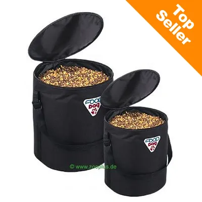 Två svarta förvaringsväskor med texten 'FOOD bag', fyllda med torrfoder. Orange hörn med vit text: Top Seller. Två svarta förvaringsväskor med texten 'FOOD bag', fyllda med torrfoder. Orange hörn med vit text: Top Seller.