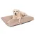 Beiges Hundekissen mit Griff und schwarzer Unterseite, rechteckige Form.