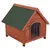 Cuccia per cani in legno con tetto verde impermeabile e ingresso dotato di tendina trasparente, struttura rialzata su piedini neri.