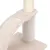 Arbre à chat beige avec poteau en sisal, arche recouverte de tissu et brosse verticale en plastique blanc sur socle carré.