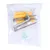 Set composto da tasselli gialli, viti e una chiave a brugola a L in confezione trasparente in plastica con simbolo di riciclo PE-LD 04.