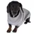 Chien portant un pull en maille gris clair, manches longues, col roulé. Pull visible sur l’ensemble du corps du chien.