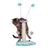 Chat adulte sur un arbre à chat avec griffoir en sisal, base turquoise et violette, quatre balles suspendues sur tiges métalliques. Matériaux visibles : sisal, tissu, métal.
