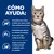 Texto: Cómo ayuda. Formulado para reducir el estrés, disolver cálculos de estruvita en 7 días y ayudar a sentirse saciada entre comidas. Imagen de gato gris con collar azul.