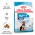 Royal Canin Puppy Maxi 2–15 months, etap 3. Silny układ odpornościowy, rozwój mózgu, odpowiednia wielkość krokietów. Na opakowaniu widoczny szczeniak.