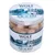 Burk med Wolf of Wilderness Blue River, text: Freeze Dried, 100% Salmon Fillet. Synliga bitar av frystorkad laxfilé i transparent förpackning.