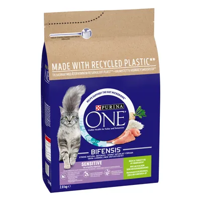 Purina ONE Bifensis Sensitive dry food, made with recycled plastic, rich in turkey as main ingredient, supports gut microbiome and healthy digestion. 2.8kg bag shown.