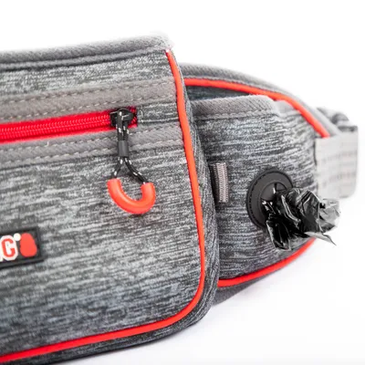 Marsupio grigio con cerniera rossa e dispenser integrato per sacchetti per deiezioni canine.