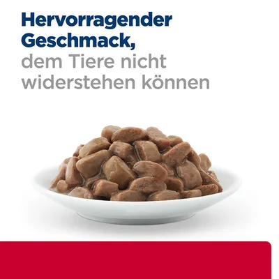 Hervorragender Geschmack, dem Tiere nicht widerstehen können (texte en allemand) au-dessus d'une assiette de bouchées en sauce pour animaux.