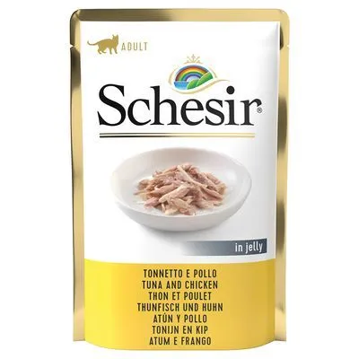 Schesir Adult kattenvoer in jelly, tonijn en kip. Afbeelding van het product met een kom vleesreepjes. Tekst: Tonijn en kip in meerdere talen.