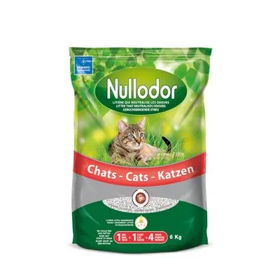 Nullodor kattenbakvulling, geurbindende steentjes, verpakking met kat, tekst: Chats – Cats – Katzen, 6 kg. Pictogrammen tonen gebruiksduur en absorptie per kat.