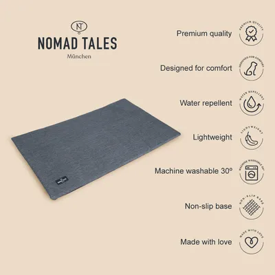 Nomad Tales München. Premium Qualität, wasserabweisend, leicht, maschinenwaschbar bei 30°, rutschfeste Unterseite, hergestellt mit Liebe. Designed für Komfort.