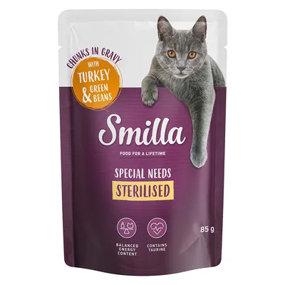 Pochette Smilla Special Needs Sterilised, morceaux en sauce avec dinde et haricots verts, 85 g. Texte visible : balanced energy content, contains taurine. Chat gris illustré sur l'emballage.