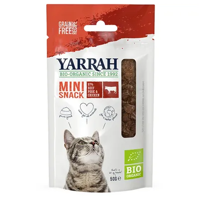 Yarrah BIO-ORGANIC SINCE 1992 MINI SNACK, 97% beef pork & chicken, GRAIN FREE RECIPE, BIO ORGANIC, 50 g. Kat på forsiden af posen.