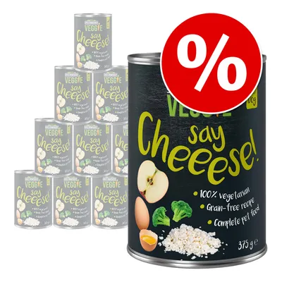Lot de boîtes GREENWOODS VEGGIE say Cheeese! 375 g, texte visible : 100% vegetarian, grain-free recipe, complete pet food. Illustration pomme, œuf, brocoli, fromage. Symbole pourcentage.