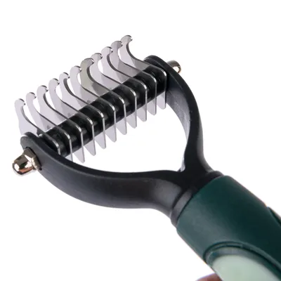 Entfilzungskamm mit doppelseitigen Edelstahlzinken und ergonomischem Griff, geeignet für die Fellpflege.