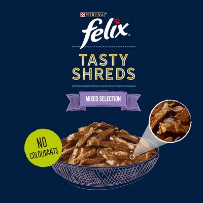 Purina Felix Tasty Shreds selecție mixtă. Fără coloranți. Prim-plan cu fâșii fragede de carne în sos.